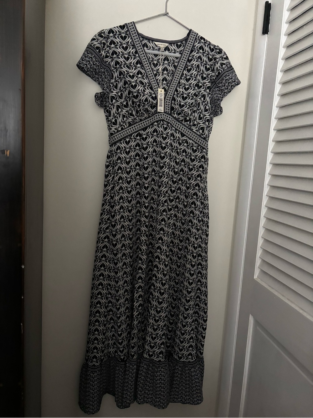 Max Studio Black & White Printed V-Neck Maxi Dress